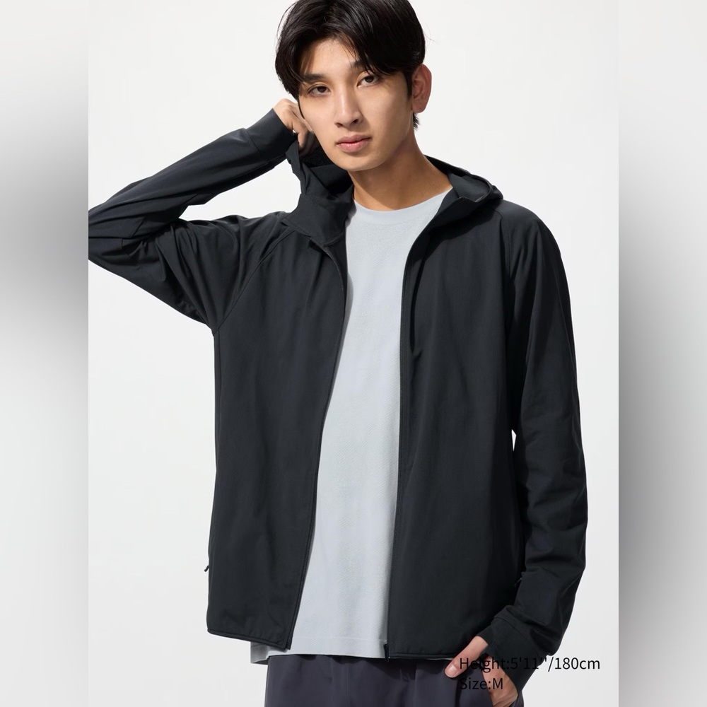 Uniqlo UPF 50+ Men’s Black Lightweight UV Sun Hoodie